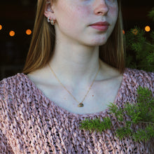 Load image into Gallery viewer, Tiny Disc Necklace