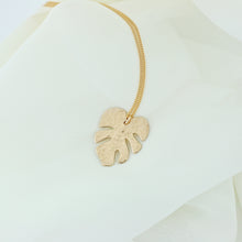 Load image into Gallery viewer, Monstera Necklace