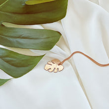 Load image into Gallery viewer, Monstera Necklace