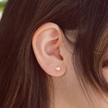 Load image into Gallery viewer, Mini Heart Studs