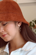 Load image into Gallery viewer, Manasa Snake Earrings
