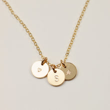 Load image into Gallery viewer, Minima Disc Necklace