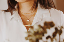 Load image into Gallery viewer, Minima Disc Necklace