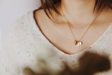 Load image into Gallery viewer, Minima Disc Necklace