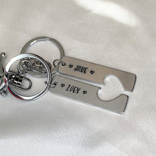 Load image into Gallery viewer, Personalized Couple keychain set (1 line text)