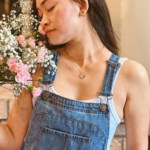 Load image into Gallery viewer, Birth Flowers Round Disc Necklace