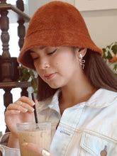 Load image into Gallery viewer, Manasa Snake Earrings