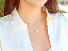 Load image into Gallery viewer, Classic Pearl Necklace