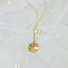 Load image into Gallery viewer, Honeycomb Necklace