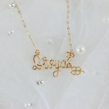 Load image into Gallery viewer, Personalized Name Necklace with Clover charm