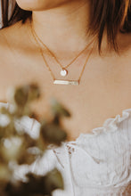 Load image into Gallery viewer, Minima Disc Necklace
